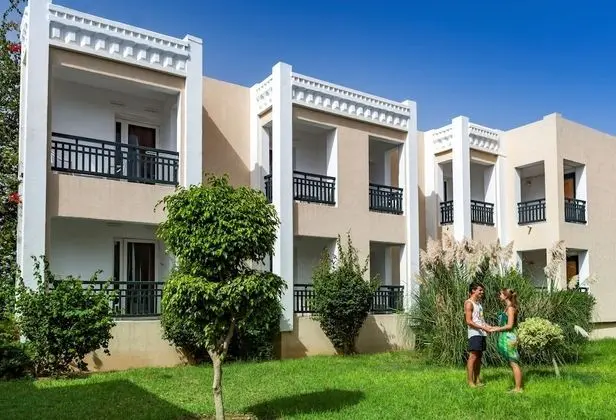 Family Oda, Bahçe Manzaralı