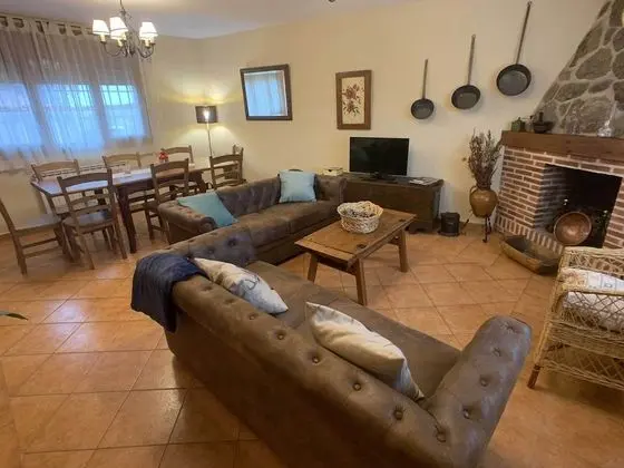 Traditional Kır Evi, 4 Yatak Odası (Leon)