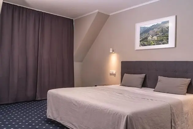 Classic Tek Büyük Yataklı Oda