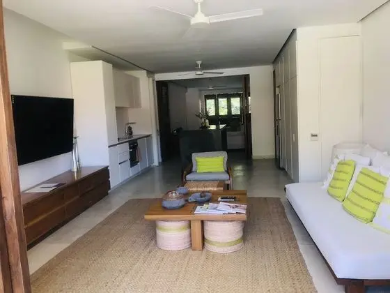Superior Süit, 1 En Büyük (King) Boy Yatak, Havuz Manzaralı (One Bedroom)