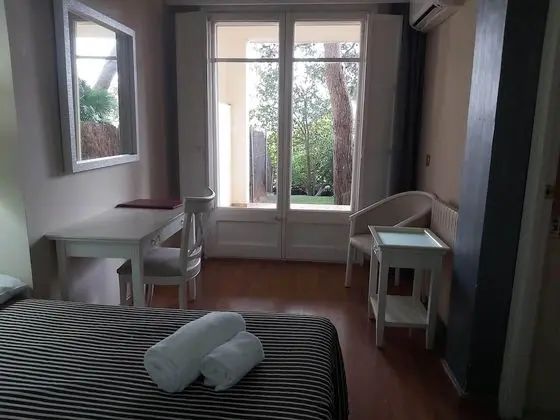 Superior Tek Büyük veya İki Ayrı Yataklı Oda (con jardín)