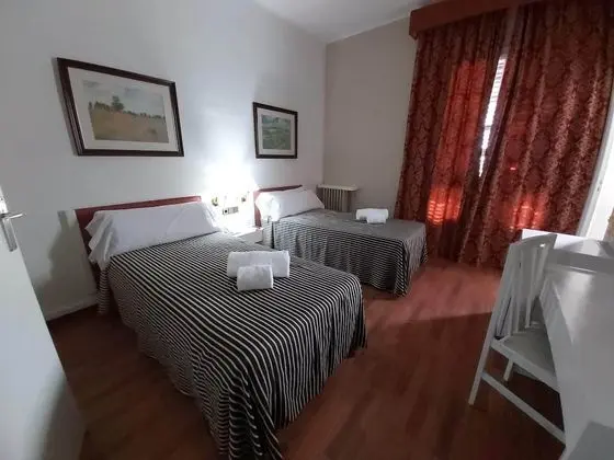 Tek Büyük veya İki Ayrı Yataklı Oda, Teras