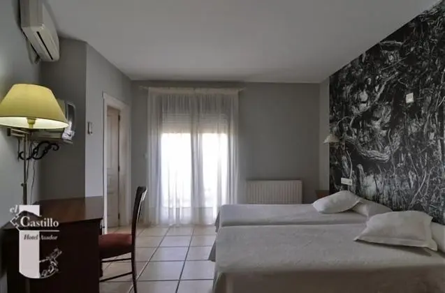 Tek Büyük veya İki Ayrı Yataklı Oda