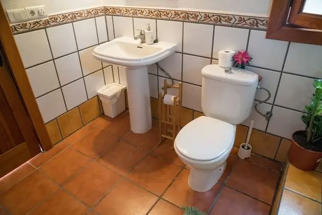 Tek Büyük Yataklı Oda, Ortak Banyo (1)