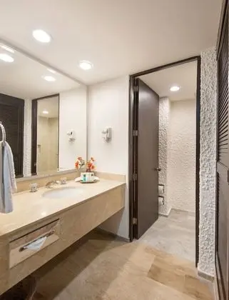 Oda, Havuz Manzaralı