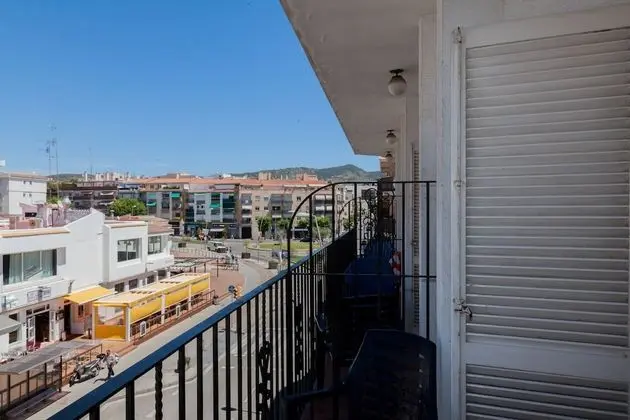 Tek Büyük veya İki Ayrı Yataklı Oda, Balkon