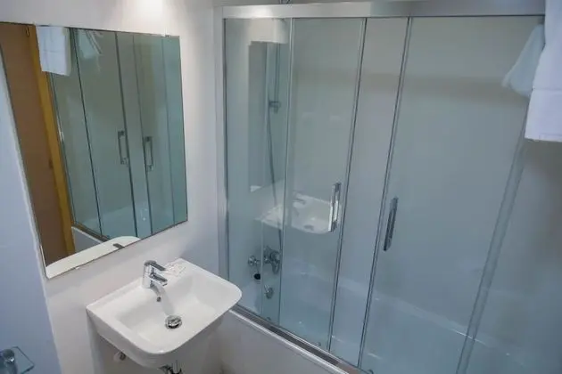 Tek Büyük veya İki Ayrı Yataklı Oda, Balkon