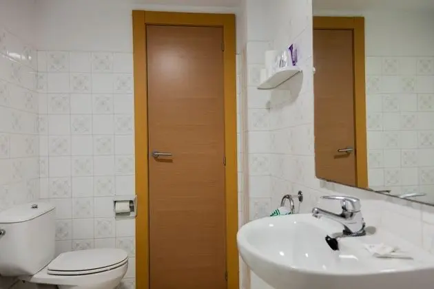 Tek Büyük veya İki Ayrı Yataklı Oda, Balkon