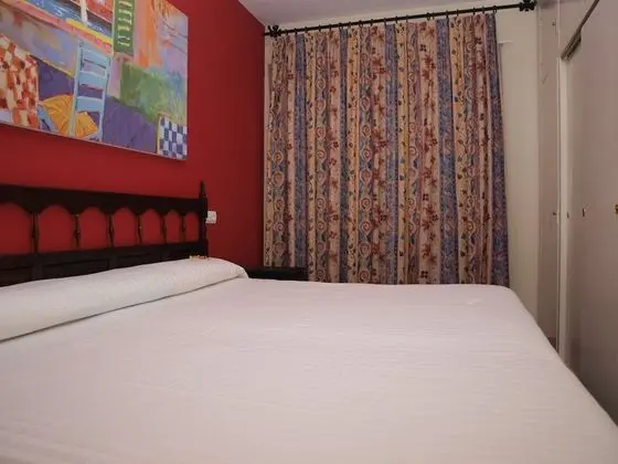 Tek Büyük Yataklı Oda, Havuz Manzaralı (Atic)