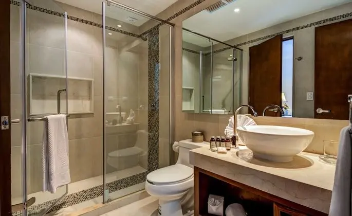 Çatı Katı Süiti (Penthouse), 1 En Büyük (King) Boy Yatak, Mutfak, Havuz Manzaralı