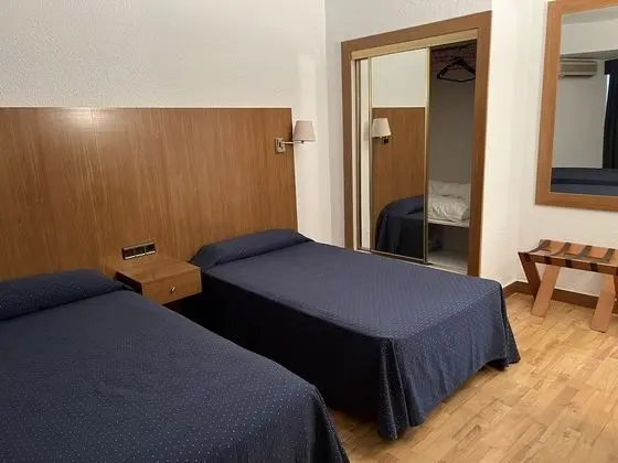 Basic Tek Büyük Yataklı Oda