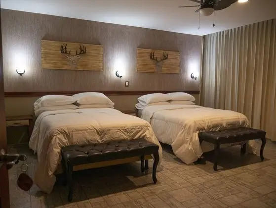 Traditional Tek Büyük Yataklı Oda