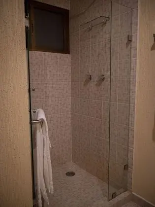 Traditional Tek Büyük Yataklı Oda