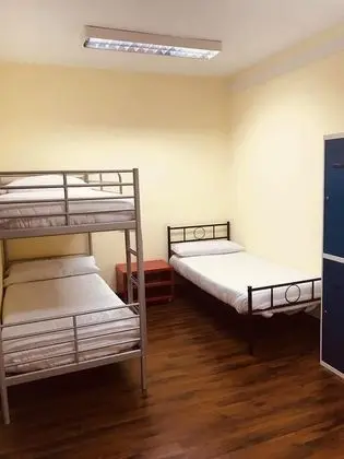 Üç Kişilik Oda, Ortak Banyo