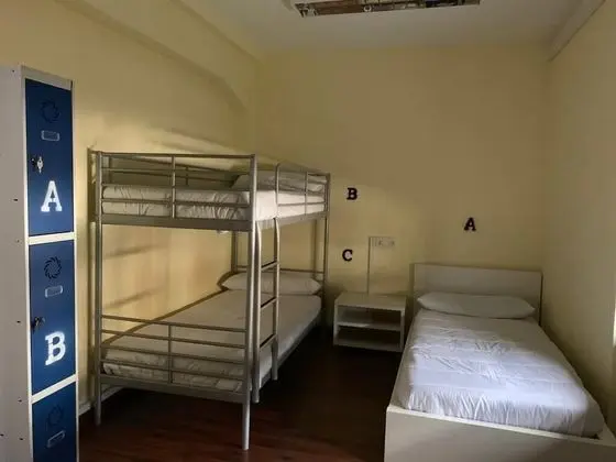 Üç Kişilik Oda, Ortak Banyo