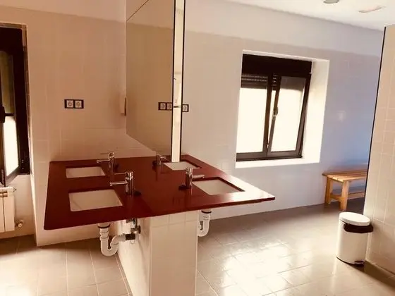 Üç Kişilik Oda, Ortak Banyo