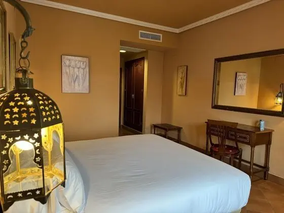 Büyük Yataklı Tek Kişilik Oda