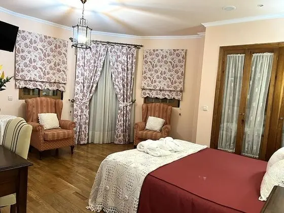 Standard Tek Büyük Yataklı Oda