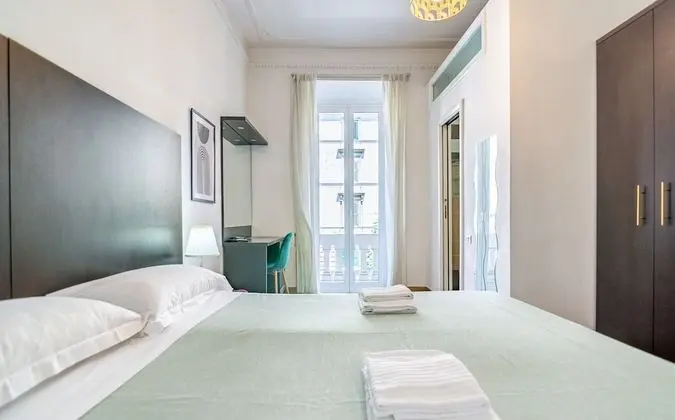 Classic Tek Büyük Yataklı Oda