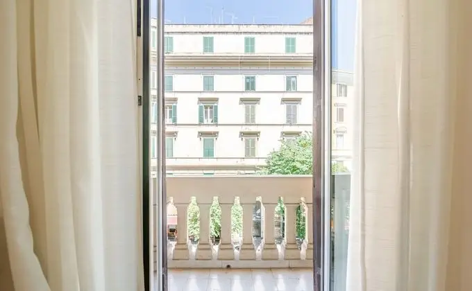 Classic Tek Büyük Yataklı Oda