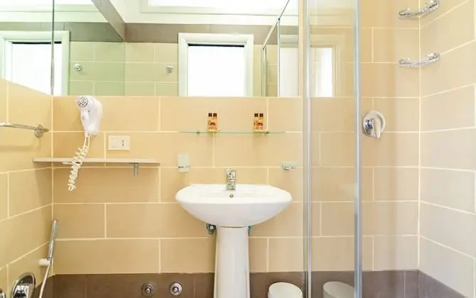 Classic Tek Büyük Yataklı Oda