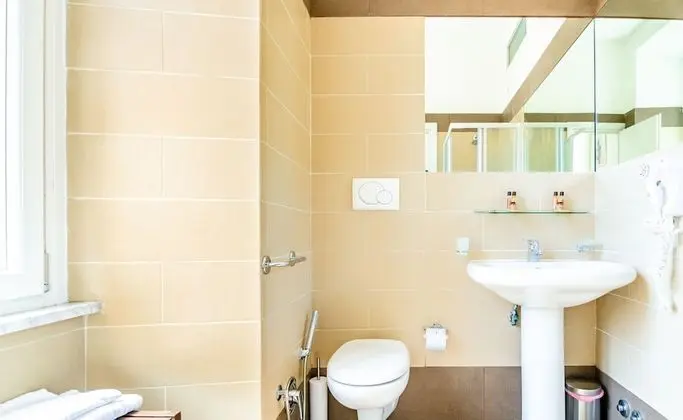 Classic Tek Büyük Yataklı Oda