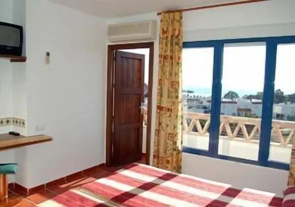 Tek Büyük Yataklı Oda, Teras, Deniz Manzaralı