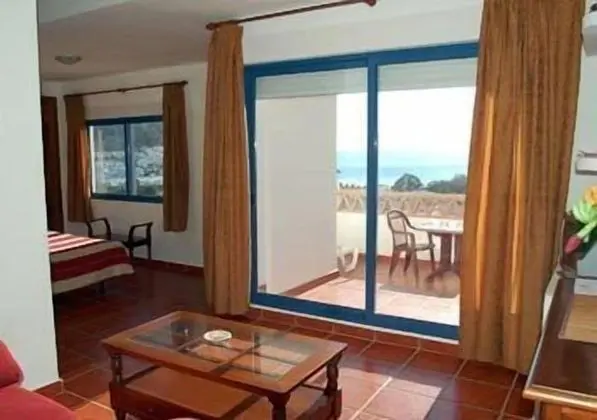 Tek Büyük Yataklı Oda, Teras, Deniz Manzaralı