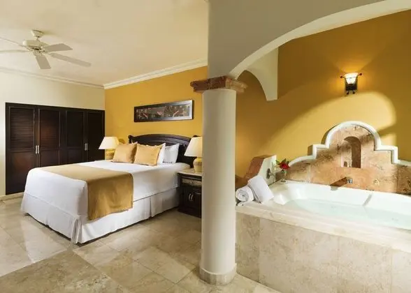 SWIM UP JUNIOR SUITE