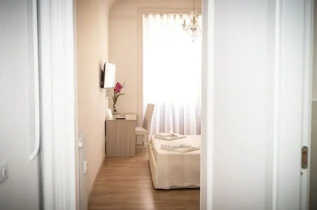 Üç Kişilik Oda
