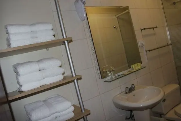 Tek Kişilik Oda, 1 Çift Kişilik Yatak