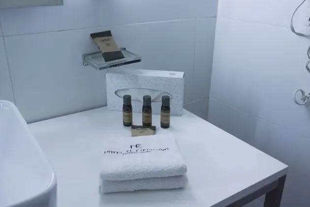 Deluxe Oda, 1 En Büyük (King) Boy Yatak