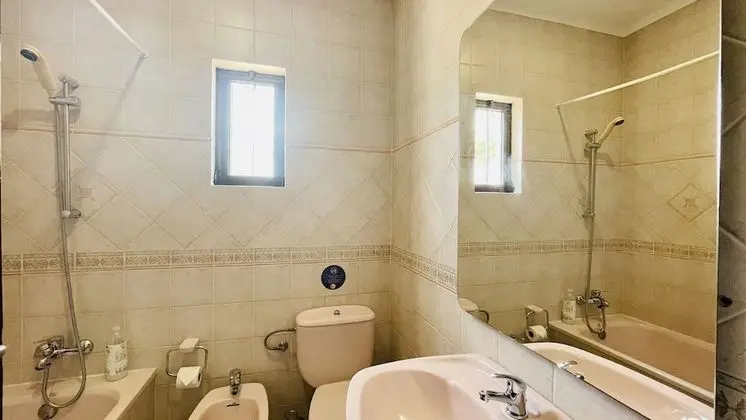 Villa, 5 Yatak Odası, Kişiye Özel Havuzlu, Deniz Manzaralı