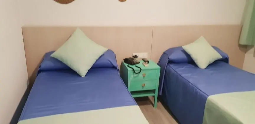 Economy Üç Kişilik Oda