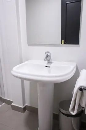 Economy Üç Kişilik Oda