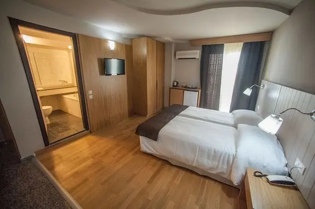 Tek Büyük Yataklı Oda, Bahçe Manzaralı