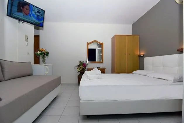 Üç Kişilik Oda, Deniz Manzaralı
