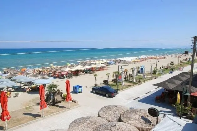 Üç Kişilik Oda, Deniz Manzaralı
