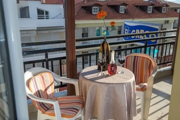 Üç Kişilik Oda, Kısmi Deniz Manzaralı