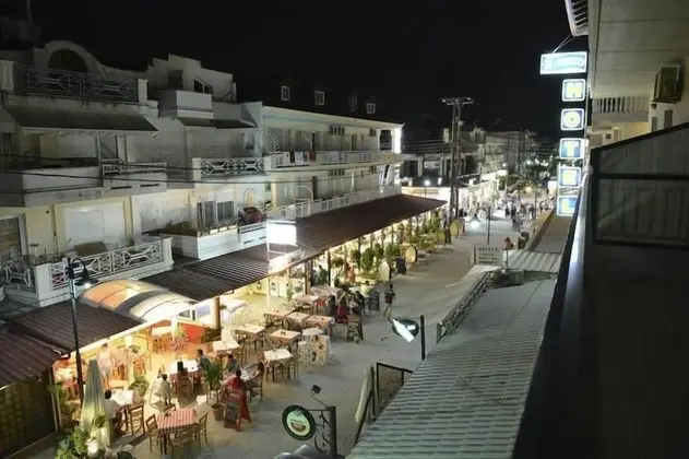Üç Kişilik Oda, Kısmi Deniz Manzaralı