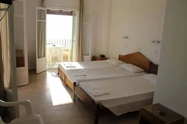 Üç Kişilik Oda, Deniz Manzaralı
