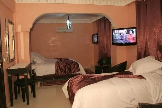 Üç Kişilik Oda, Özel Banyo, Köşe