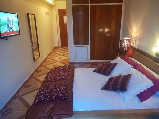 Family Tek Büyük Yataklı Oda