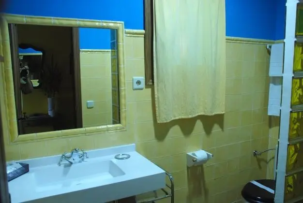 Standard Tek Büyük veya İki Ayrı Yataklı Oda, 1 Çift Kişilik veya 2 Tek Kişilik Yatak, Özel Banyo