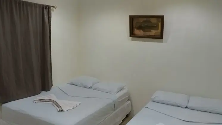 Tek Büyük Yataklı Oda, 2 Çift Kişilik Yatak