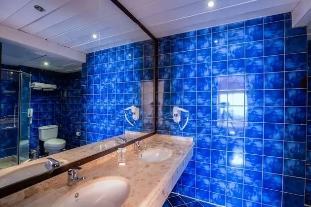 Standard Twin Room, side Sea View