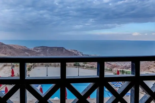 Standard Twin Room, side Sea View