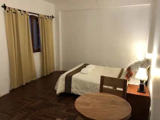 Habitación matrimonial con baño privado