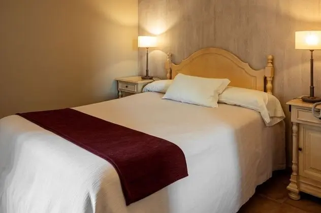 Büyük Yataklı Tek Kişilik Oda