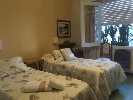 Tek Büyük Yataklı Oda, 2 Tek Kişilik Yatak